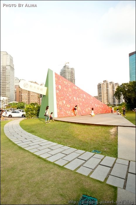 【台中景點】歐兜麥輕旅行:勤美術館、金典誠品綠園道 @Alina 愛琳娜 台中景點 勤美術館、誠品綠園道