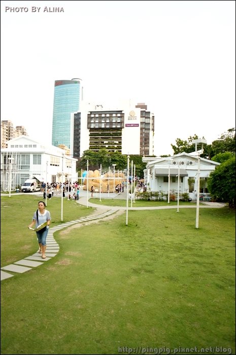 【台中景點】歐兜麥輕旅行:勤美術館、金典誠品綠園道 @Alina 愛琳娜 台中景點 勤美術館、誠品綠園道