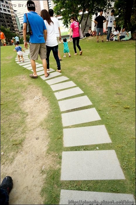 【台中景點】歐兜麥輕旅行:勤美術館、金典誠品綠園道 @Alina 愛琳娜 台中景點 勤美術館、誠品金典綠園道
