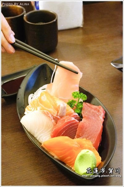 【花蓮食記】賀川壽司屋｜新鮮又大顆的生魚片握壽司 @Alina 愛琳娜