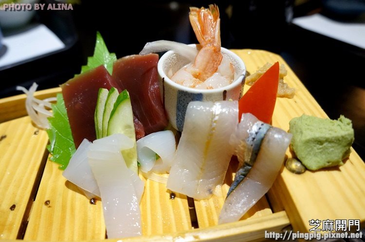 【花蓮美食】芝麻開門日式料理|用船裝的整咖生魚片刺身定食 @Alina 愛琳娜 【花蓮美食】芝麻開門日式料理|用船裝的整咖生魚片刺身定食 @Alina 愛琳娜