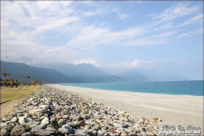 【花蓮景點】七星潭 海天一線，讓人忘卻煩惱的蔚藍大海 @Alina 愛琳娜