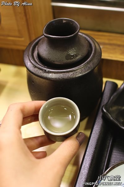 小六食堂|台北行天宮站旁好吃的海膽海鮮丼蓋飯 @Alina 愛琳娜 台北小六食堂 行天宮站旁好吃的海膽海鮮丼蓋飯
