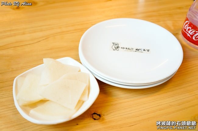 【濟州島美食】烤披薩的石頭爺爺 地瓜+烤黑豬肉披薩超好吃 @Alina 愛琳娜 【濟州島美食】烤披薩的石頭爺爺 地瓜+烤黑豬肉披薩超好吃 @Alina 愛琳娜