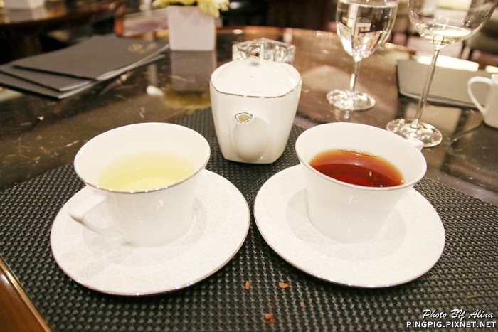 【台北美食】DE LOIN 德朗餐廳|三星米其林等級的法式饗宴 @Alina 愛琳娜 餐後茶