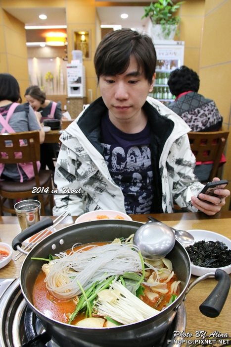 元堂脊骨土豆湯明洞店｜馬鈴薯排骨湯真的好吃
