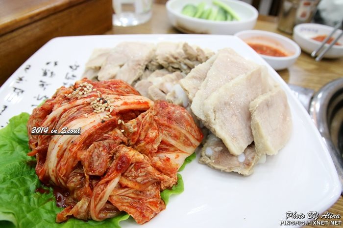 元堂脊骨土豆湯明洞店｜馬鈴薯排骨湯真的好吃