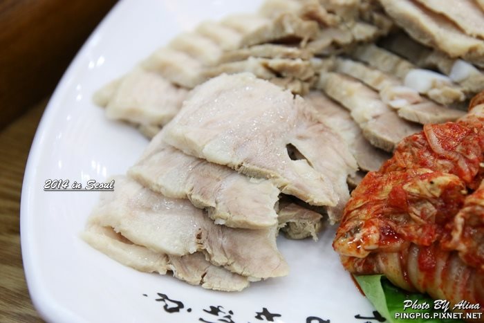 元堂脊骨土豆湯明洞店｜馬鈴薯排骨湯真的好吃