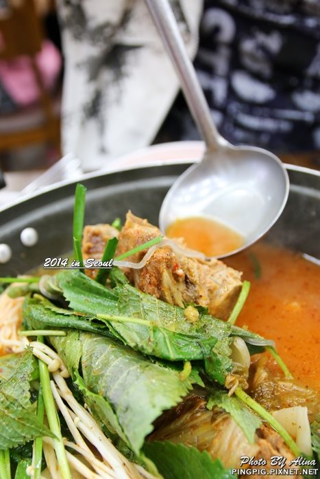 元堂脊骨土豆湯明洞店｜馬鈴薯排骨湯真的好吃