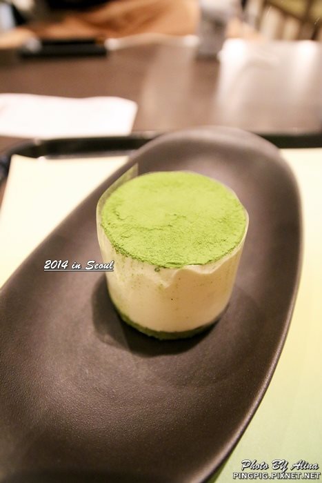Osulloc tea house 雪綠茶 首爾明洞店|來自濟州島的綠茶甜點,蛋糕冰淇淋都好吃 @Alina 愛琳娜 Osulloc tea house 雪綠茶 首爾明洞店|來自濟州島的綠茶甜點,蛋糕冰淇淋都好吃 @Alina 愛琳娜