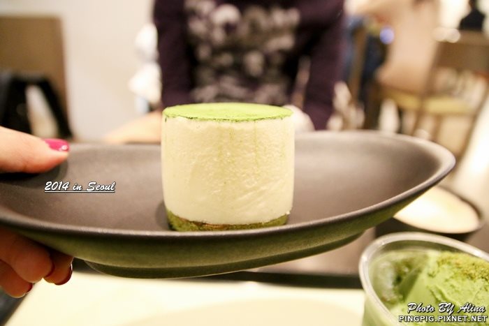 Osulloc tea house 雪綠茶 首爾明洞店|來自濟州島的綠茶甜點,蛋糕冰淇淋都好吃 @Alina 愛琳娜 Osulloc tea house 雪綠茶 首爾明洞店|來自濟州島的綠茶甜點,蛋糕冰淇淋都好吃 @Alina 愛琳娜