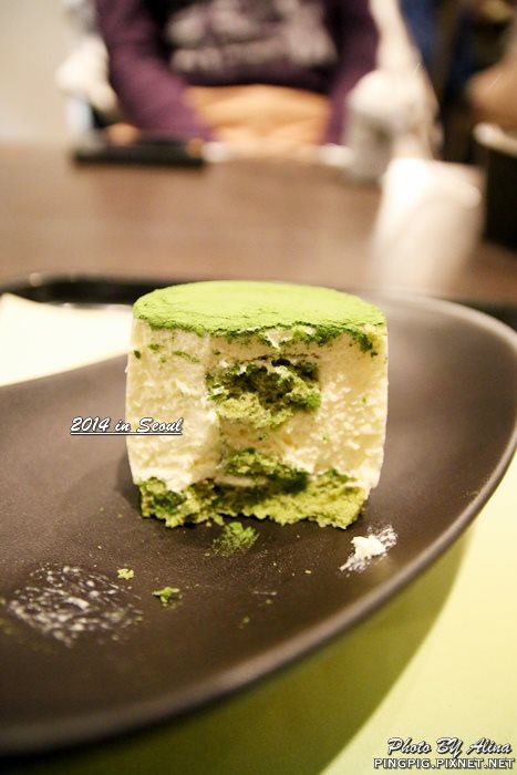 Osulloc tea house 雪綠茶 首爾明洞店|來自濟州島的綠茶甜點,蛋糕冰淇淋都好吃 @Alina 愛琳娜 Osulloc tea house 雪綠茶 首爾明洞店|來自濟州島的綠茶甜點,蛋糕冰淇淋都好吃 @Alina 愛琳娜