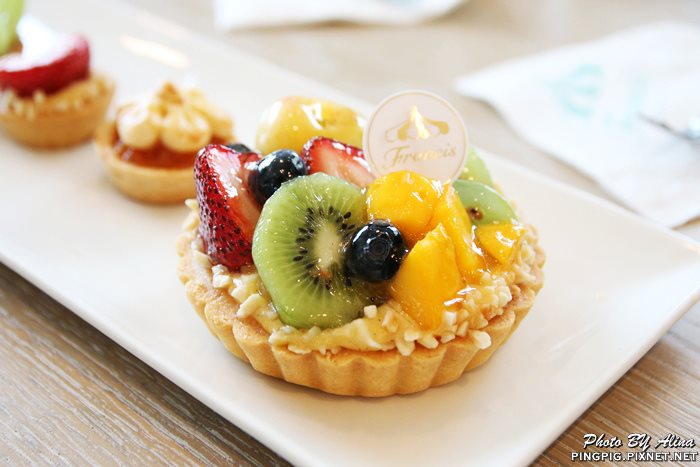 【台北甜點】旋轉木馬點心坊 P&acirc;tisserie Francis 最愛抹茶歐蕾 @Alina 愛琳娜