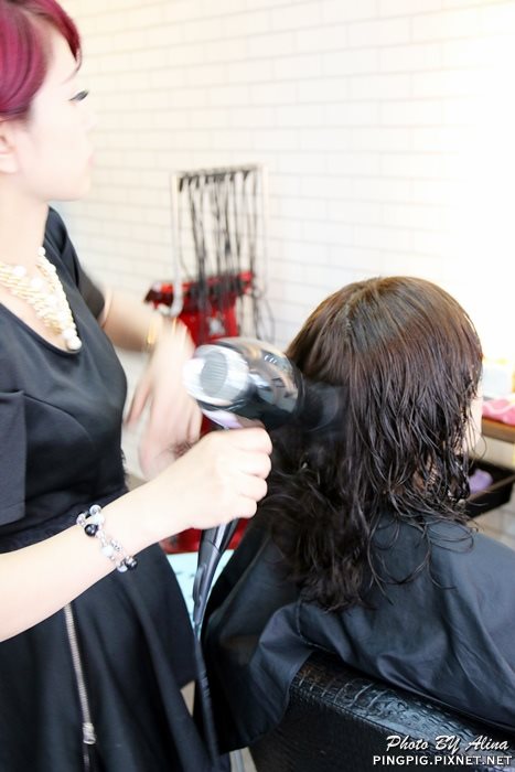 【台中美髮】逢甲商圈 VS Hair Salon 燙染髮,茶咖啡給我好氣色 @Alina 愛琳娜