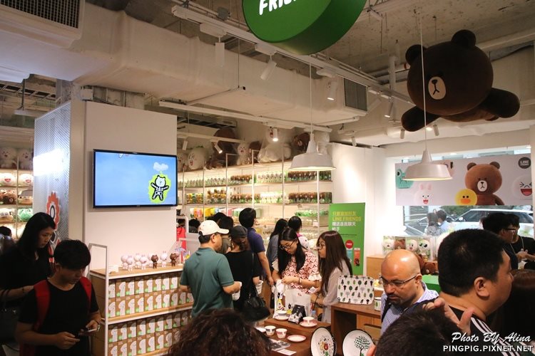 LINE FRIENDS 明洞 Young Plaza|熊大兔兔讓人失心瘋 @Alina 愛琳娜 LINE FRIENDS 明洞 Young Plaza|熊大兔兔讓人失心瘋 @Alina 愛琳娜
