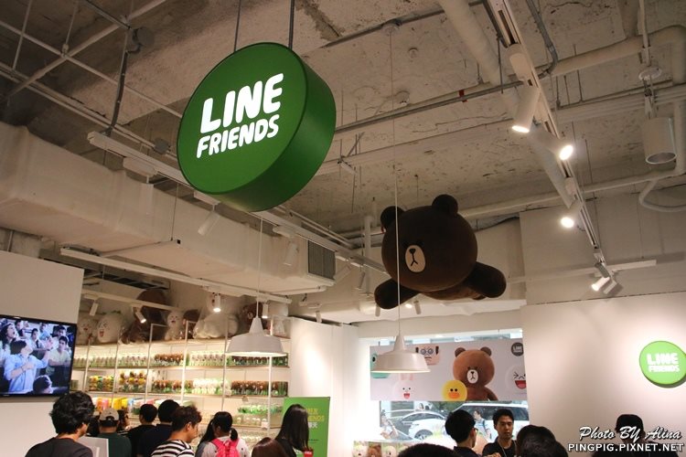 LINE FRIENDS 明洞 Young Plaza|熊大兔兔讓人失心瘋 @Alina 愛琳娜 LINE FRIENDS 明洞 Young Plaza|熊大兔兔讓人失心瘋 @Alina 愛琳娜
