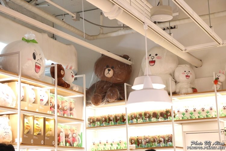 LINE FRIENDS 明洞 Young Plaza|熊大兔兔讓人失心瘋 @Alina 愛琳娜 LINE FRIENDS 明洞 Young Plaza|熊大兔兔讓人失心瘋 @Alina 愛琳娜