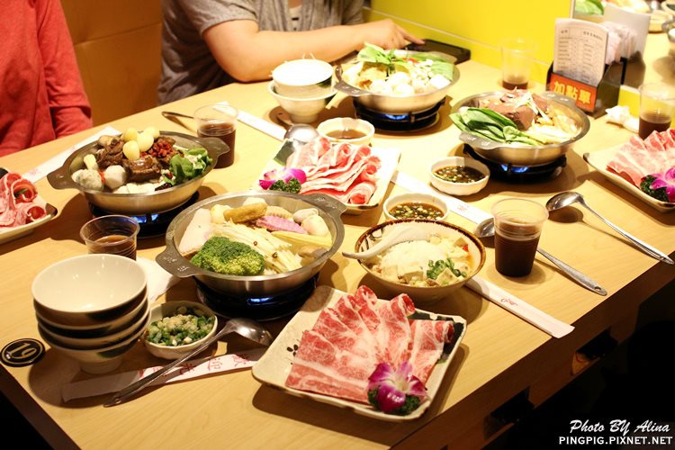 【新北食記】鬼椒一番鍋板橋店|肉骨茶小排鍋 免飛新加坡就能吃 @Alina 愛琳娜 【新北食記】鬼椒一番鍋板橋店|肉骨茶小排鍋 免飛新加坡就能吃 @Alina 愛琳娜