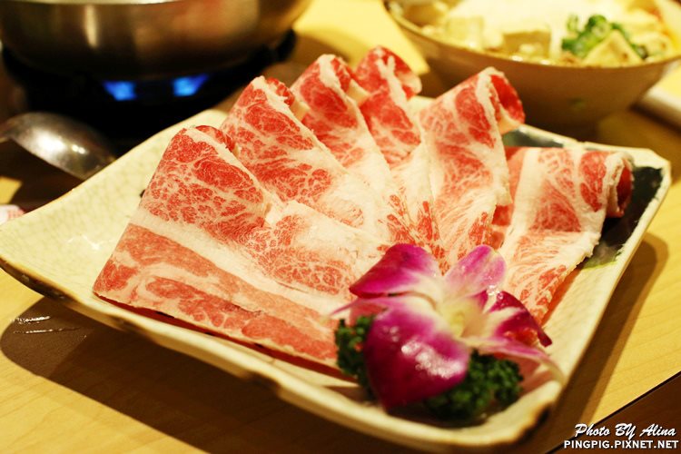 【新北食記】鬼椒一番鍋板橋店|肉骨茶小排鍋 免飛新加坡就能吃 @Alina 愛琳娜 【新北食記】鬼椒一番鍋板橋店|肉骨茶小排鍋 免飛新加坡就能吃 @Alina 愛琳娜