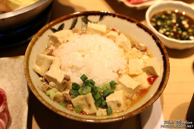 【新北食記】鬼椒一番鍋板橋店|肉骨茶小排鍋 免飛新加坡就能吃 @Alina 愛琳娜 【新北食記】鬼椒一番鍋板橋店|肉骨茶小排鍋 免飛新加坡就能吃 @Alina 愛琳娜