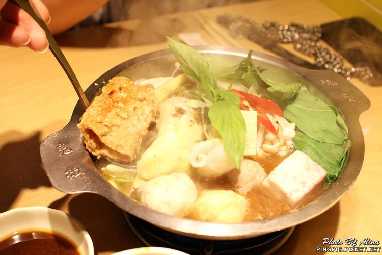 【新北食記】鬼椒一番鍋板橋店|肉骨茶小排鍋 免飛新加坡就能吃 @Alina 愛琳娜 【新北食記】鬼椒一番鍋板橋店|肉骨茶小排鍋 免飛新加坡就能吃 @Alina 愛琳娜