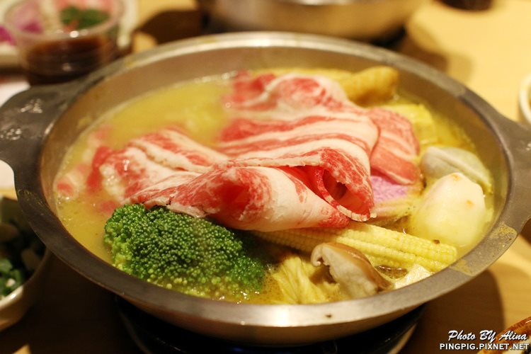 【新北食記】鬼椒一番鍋板橋店|肉骨茶小排鍋 免飛新加坡就能吃 @Alina 愛琳娜 【新北食記】鬼椒一番鍋板橋店|肉骨茶小排鍋 免飛新加坡就能吃 @Alina 愛琳娜