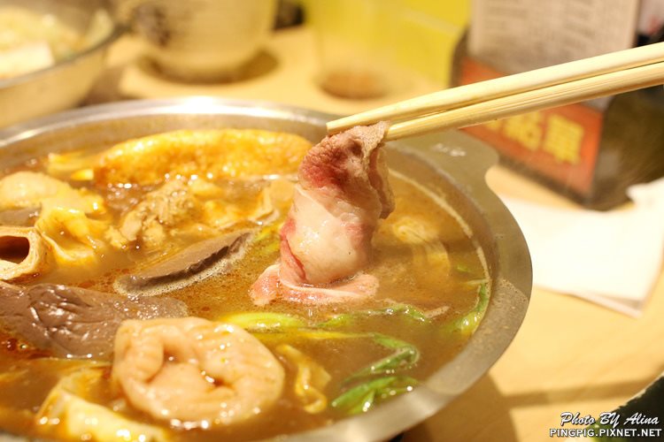 【新北食記】鬼椒一番鍋板橋店|肉骨茶小排鍋 免飛新加坡就能吃 @Alina 愛琳娜 【新北食記】鬼椒一番鍋板橋店|肉骨茶小排鍋 免飛新加坡就能吃 @Alina 愛琳娜