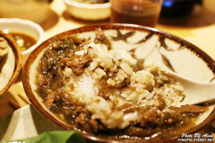 【新北食記】鬼椒一番鍋板橋店|肉骨茶小排鍋 免飛新加坡就能吃 @Alina 愛琳娜 鬼椒一番鍋