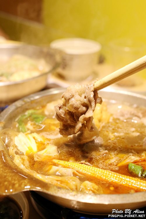 【新北食記】鬼椒一番鍋板橋店|肉骨茶小排鍋 免飛新加坡就能吃 @Alina 愛琳娜 【新北食記】鬼椒一番鍋板橋店|肉骨茶小排鍋 免飛新加坡就能吃 @Alina 愛琳娜