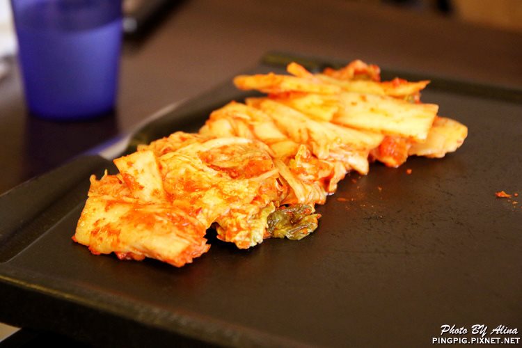 【首爾美食】Ttokssam 糕三時代年代,狎鷗亭平價好吃的年糕烤肉