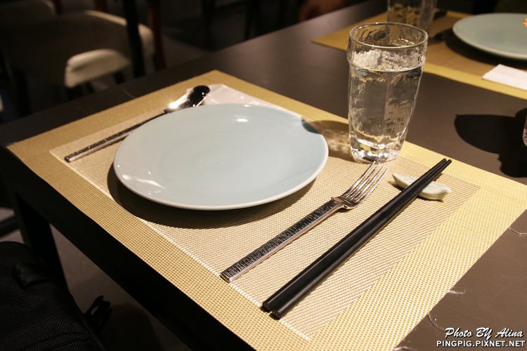 【台北食記】泰集 Thai Bazzar 泰式料理,愛心蝦餅可愛好吃 @Alina 愛琳娜 【台北食記】泰集 Thai Bazzar 泰式料理,愛心蝦餅可愛好吃 @Alina 愛琳娜