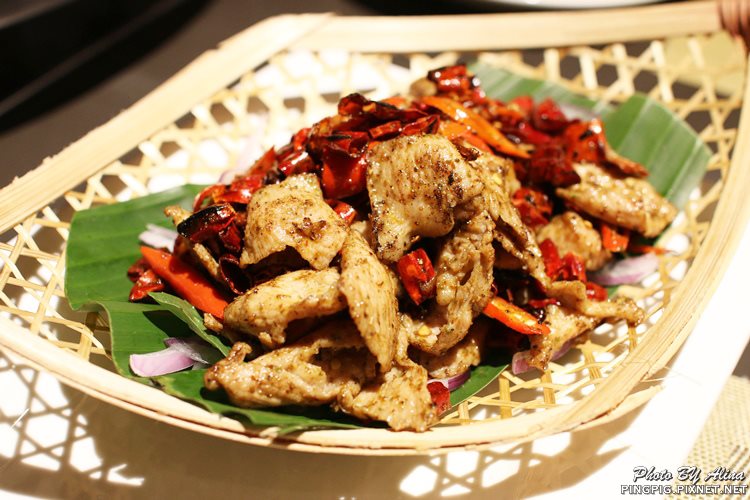 【台北食記】泰集 Thai Bazzar 泰式料理,愛心蝦餅可愛好吃 @Alina 愛琳娜 【台北食記】泰集 Thai Bazzar 泰式料理,愛心蝦餅可愛好吃 @Alina 愛琳娜
