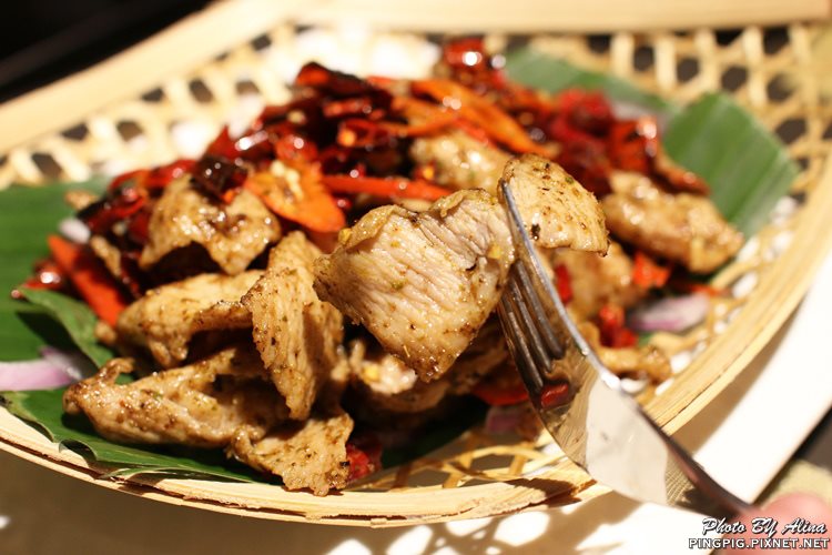 【台北食記】泰集 Thai Bazzar 泰式料理,愛心蝦餅可愛好吃 @Alina 愛琳娜 【台北食記】泰集 Thai Bazzar 泰式料理,愛心蝦餅可愛好吃 @Alina 愛琳娜