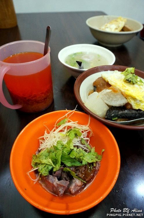 【台北美食】阿伯蛋包麵 東湖店｜傳統古早味乾拌麵甜不辣 @Alina 愛琳娜