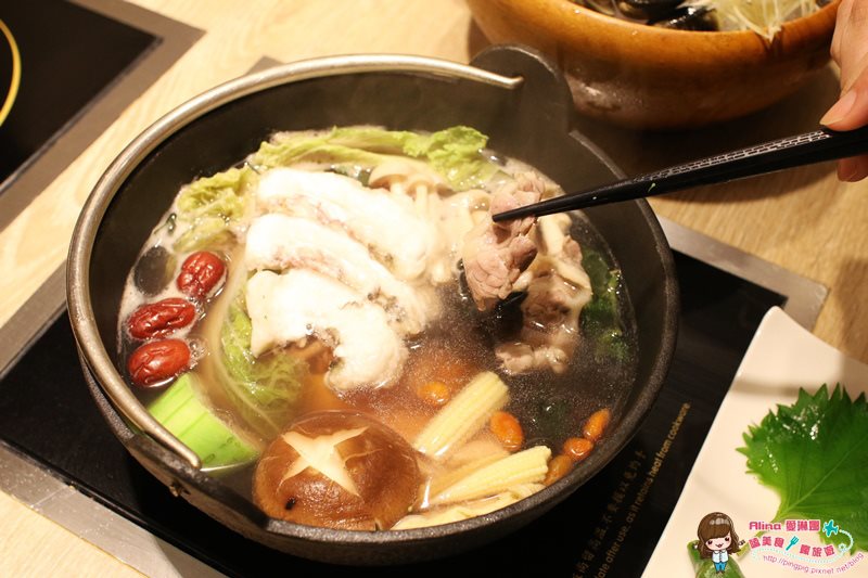 【台北美食】Memo慢磨鍋物|冬天不可少的壽喜燒跟藥膳小火鍋 @Alina 愛琳娜 【台北美食】Memo慢磨鍋物|冬天不可少的壽喜燒跟藥膳小火鍋 @Alina 愛琳娜