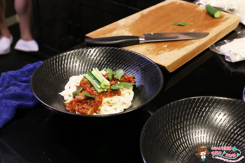 【台北美食】內湖呼搭啦串燒生蠔館｜愛研味大紅袍肉醬麵好吃 @Alina 愛琳娜