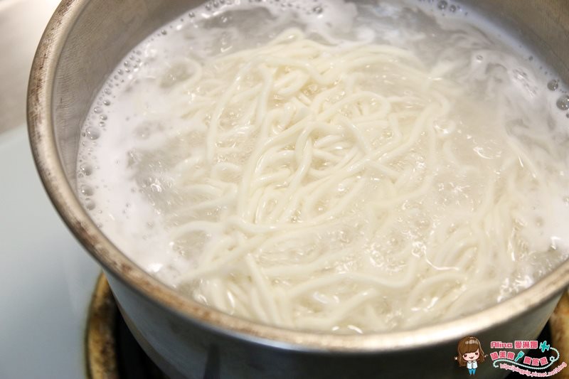 【台北美食】內湖呼搭啦串燒生蠔館｜愛研味大紅袍肉醬麵好吃 @Alina 愛琳娜