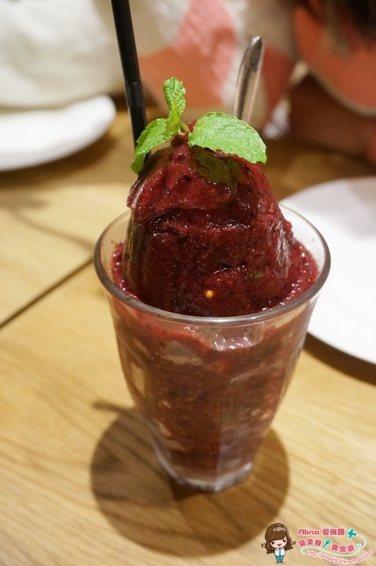【台北美食】Kaya Kaya Cafe 好吃烘蛋配香嫩烤雞,姐妹聚餐好選擇 @Alina 愛琳娜