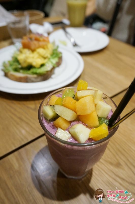 【台北美食】Kaya Kaya Cafe 好吃烘蛋配香嫩烤雞,姐妹聚餐好選擇 @Alina 愛琳娜