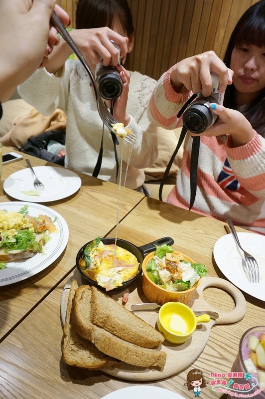 【台北美食】Kaya Kaya Cafe 好吃烘蛋配香嫩烤雞,姐妹聚餐好選擇 @Alina 愛琳娜