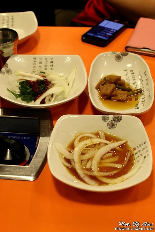 【首爾美食】明洞肉統領韓式烤肉|黑豬肉.韓牛烤肉與年糕結合 @Alina 愛琳娜 【首爾美食】明洞肉統領韓式烤肉|黑豬肉.韓牛烤肉與年糕結合 @Alina 愛琳娜