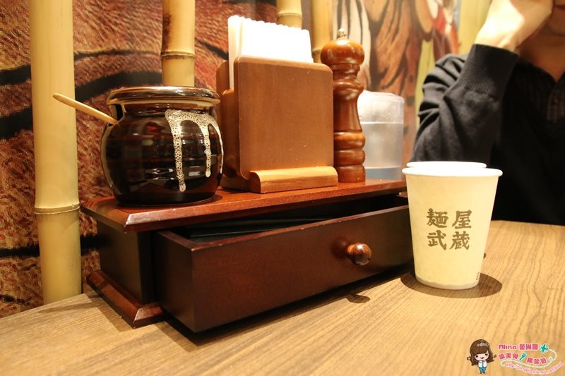 【台北食記】麵屋武藏 虎洞日式拉麵|湯頭鮮美,拉麵麵條Q彈 @Alina 愛琳娜 【台北食記】麵屋武藏 虎洞日式拉麵|湯頭鮮美,拉麵麵條Q彈 @Alina 愛琳娜