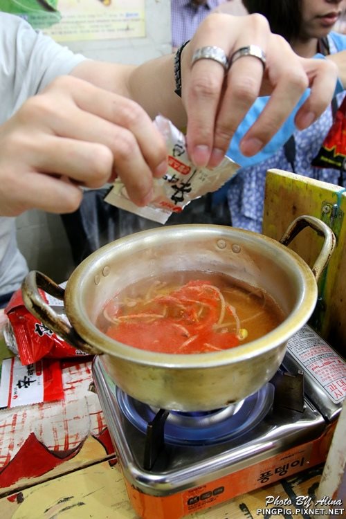 【首爾美食】惠化石頭大叔 人氣排隊美食，蜂蜜窯烤披薩超好吃 @Alina 愛琳娜