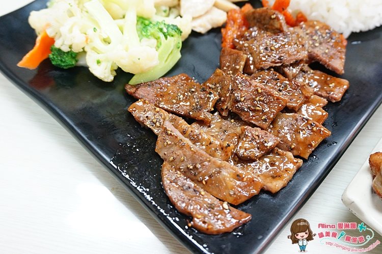 【台北美食】東湖 阿杜食堂｜烤肉飯獨門炭烤香特調醬汁 @Alina 愛琳娜