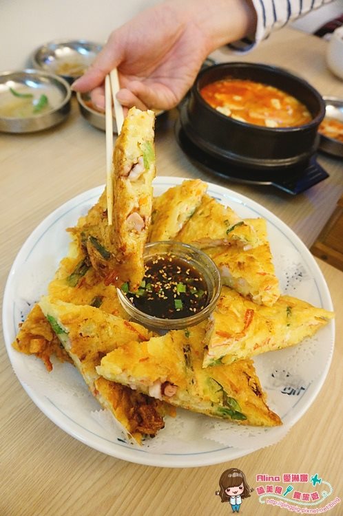 【台北美食】南港 豆腐村|5種小菜免費吃到飽的韓式料理店 @Alina 愛琳娜 海鮮煎餅