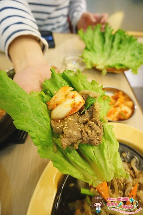 【台北美食】南港 豆腐村|5種小菜免費吃到飽的韓式料理店 @Alina 愛琳娜 菜包肉