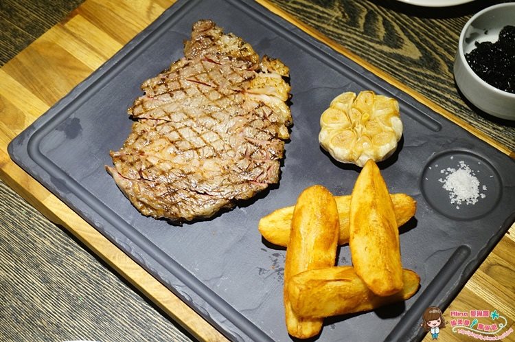 【台北美食】鬍子餐酒 Baffi 吃燉飯配牛排,密謀幫心心慶生大成功 @Alina 愛琳娜 【台北美食】鬍子餐酒 Baffi 吃燉飯配牛排,密謀幫心心慶生大成功 @Alina 愛琳娜