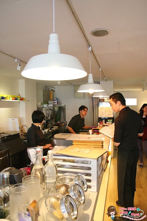 【台北食記】框影咖啡 The Who Cafe 可愛貓咪立體咖啡拉花 @Alina 愛琳娜