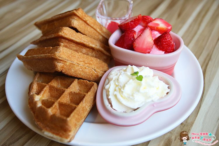 【台北食記】框影咖啡 The Who Cafe 可愛貓咪立體咖啡拉花 @Alina 愛琳娜