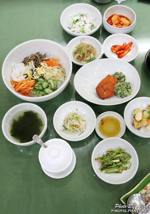 【首爾美食】梨大BaB韓式拌飯｜傳統家庭式拌飯跟豆腐鍋 @Alina 愛琳娜